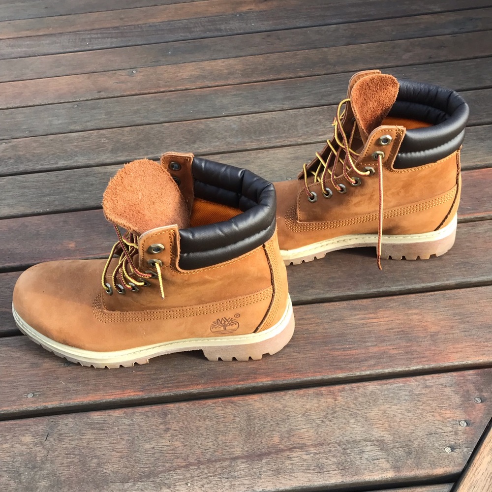 Men’s 6”, Size 7 Timberland Boots.